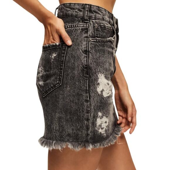 SER.O.YA Alli Mini Skirt in Phoenix Black Acid Wash NWT Size 24 - Picture 2 of 4